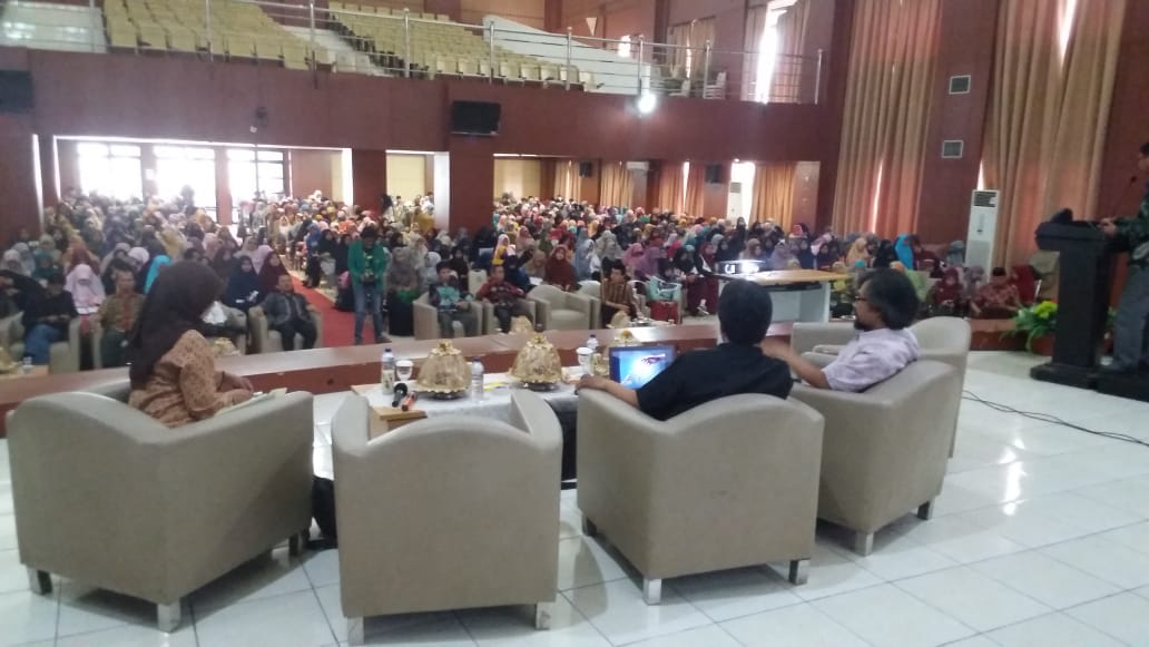 Gambar FAH BAHAS SASTRA DAN LITERASI 